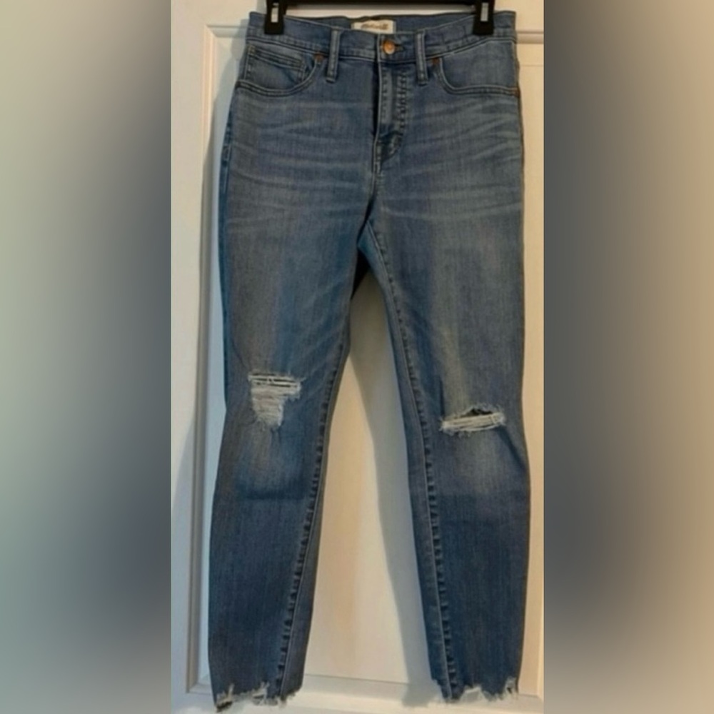 Madewell women’s Size 28 petite 9” high rise skinny distressed denim blue jeans